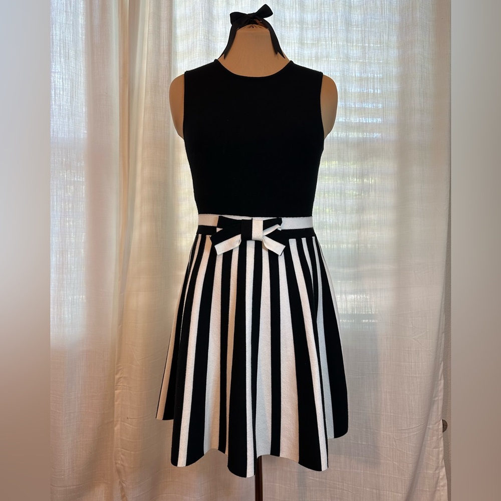 1901 | Bow Front Sweater Dress | Black and White | Size Large